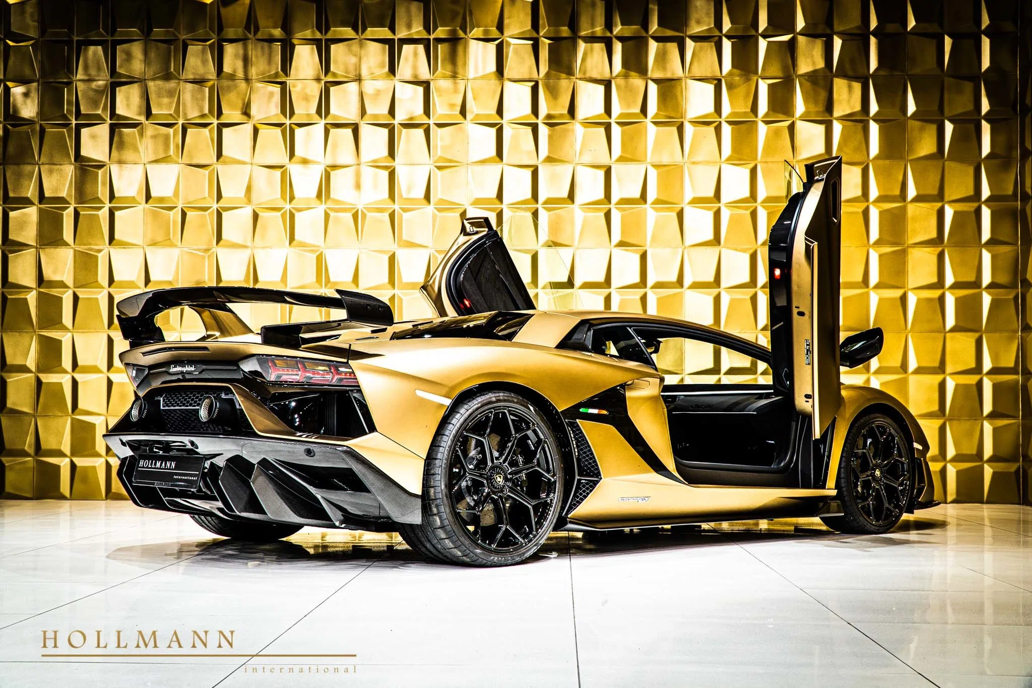 2020 Lamborghini Aventador SVJ for sale, exterior, Oro Elois (Gold)