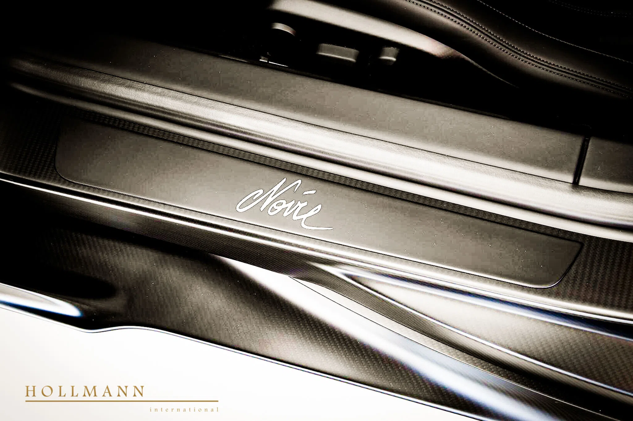 2020 Bugatti Chiron Sport Noire interior, door sill, Beluga Black