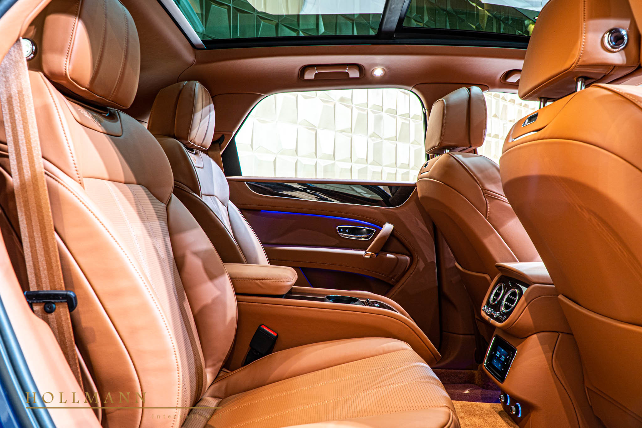 2020 Bentley Bentayga Hybrid, 5/20