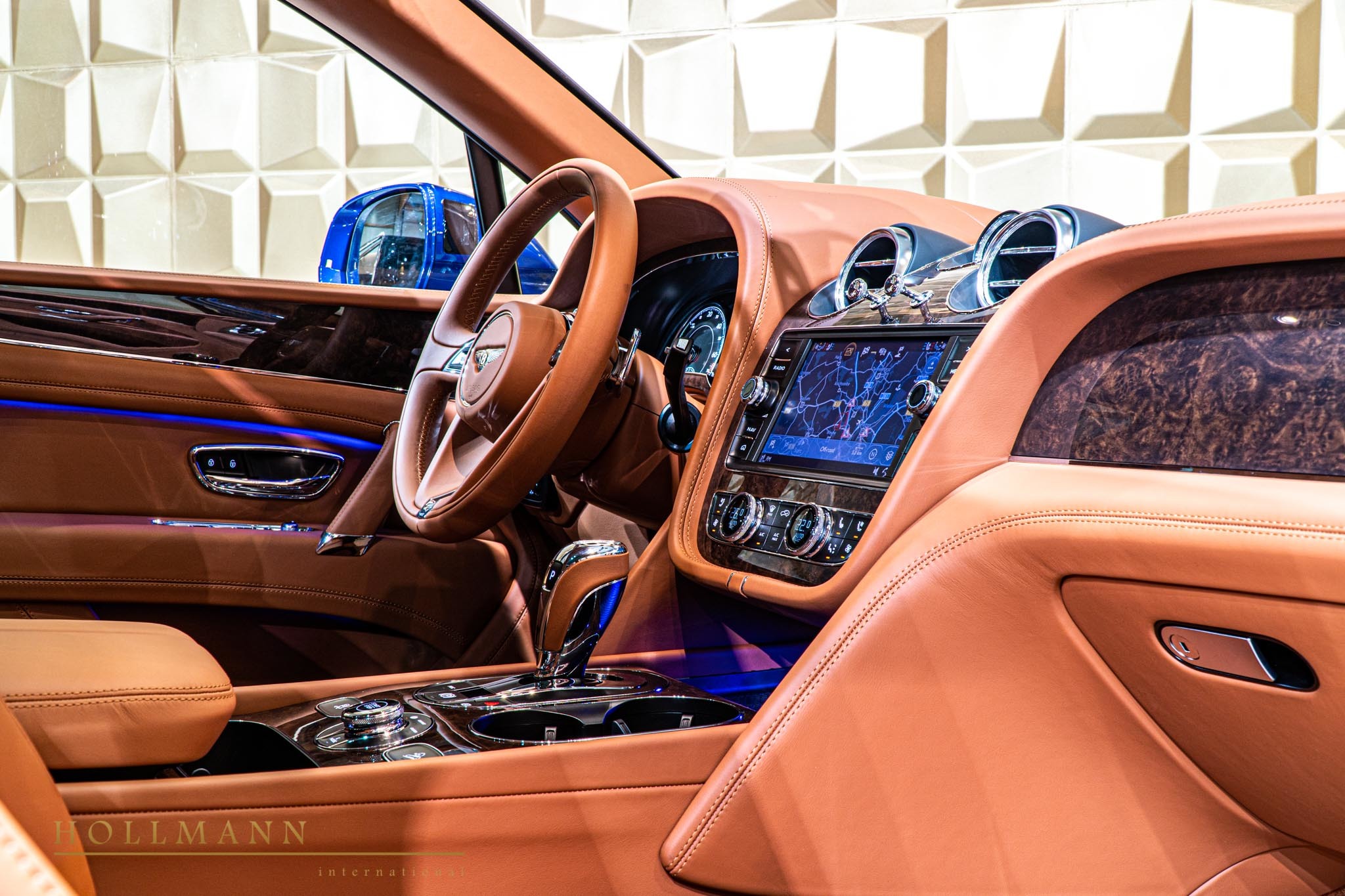 2020 Bentley Bentayga Hybrid, 7/20