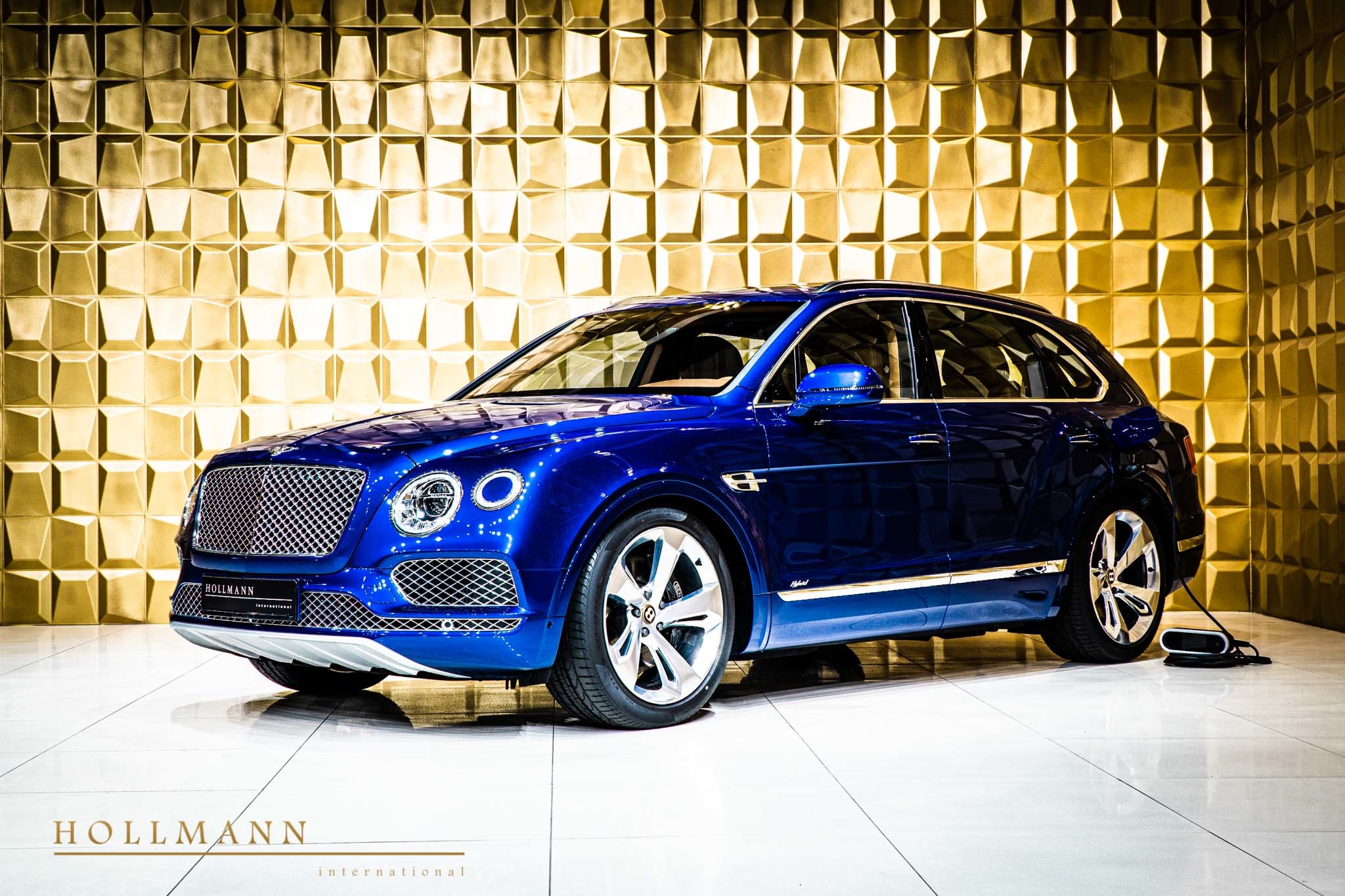 2020 Bentley Bentayga Hybrid, 8/20