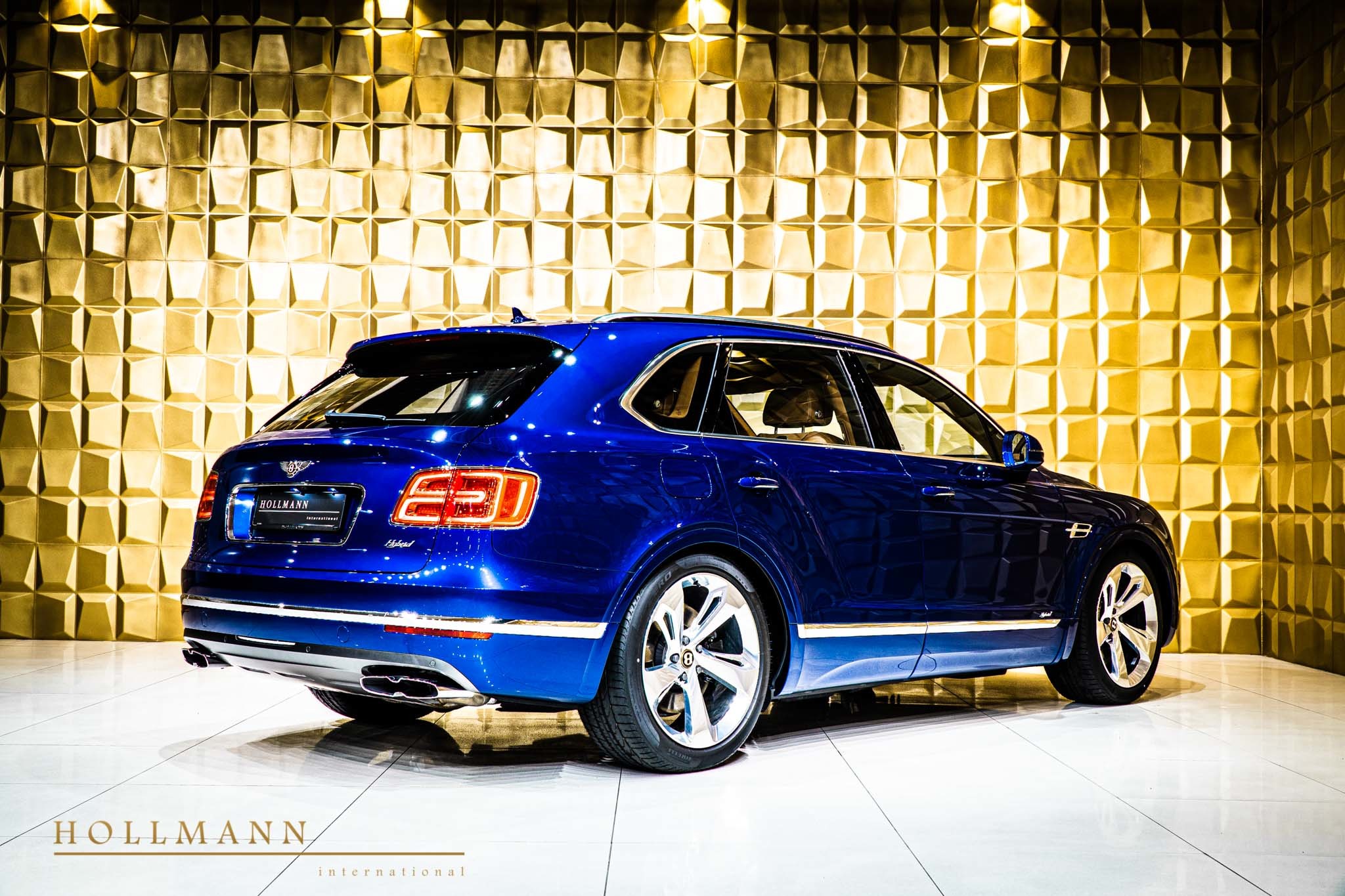 2020 Bentley Bentayga Hybrid, 11/20