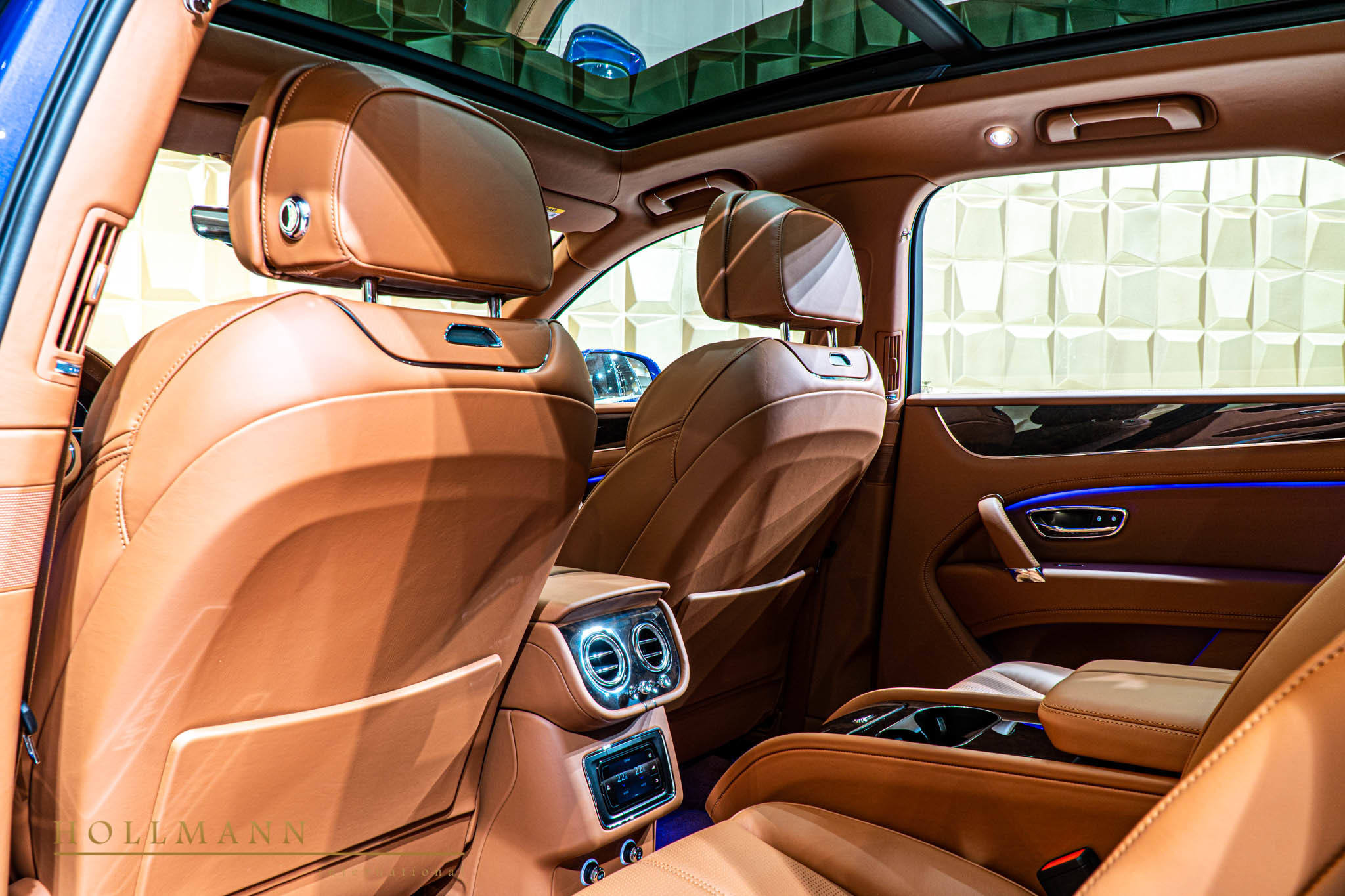 2020 Bentley Bentayga Hybrid, 16/20