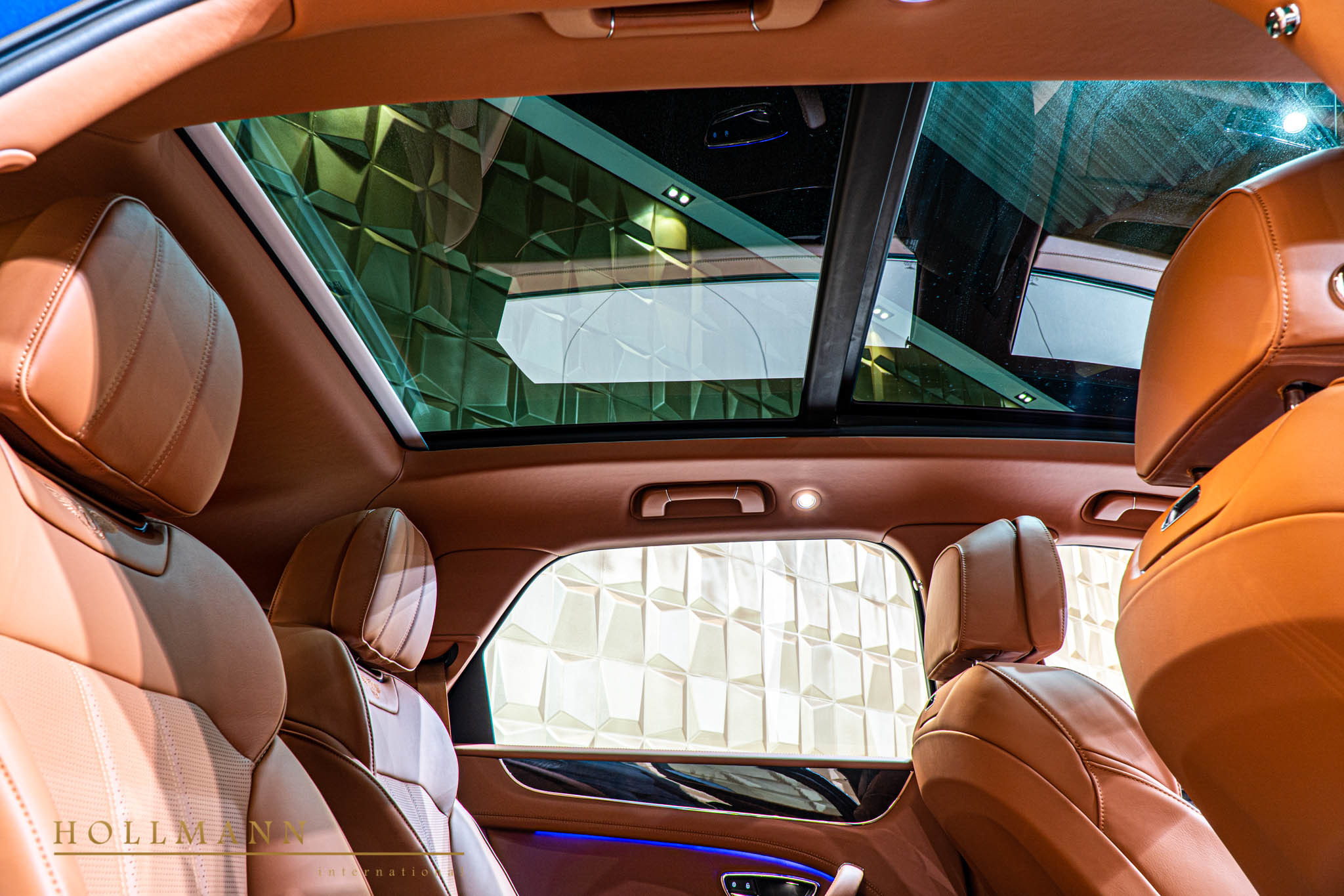 2020 Bentley Bentayga Hybrid, 17/20