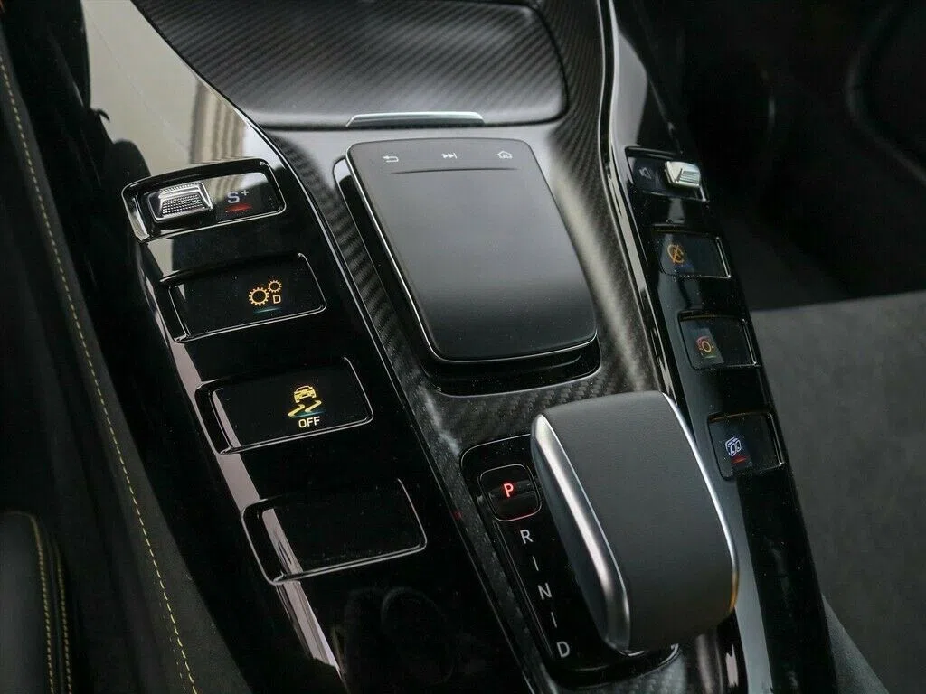 2020 Mercedes-Benz AMG GT AMG GTR Pro interior, center console, Stoff, Andere