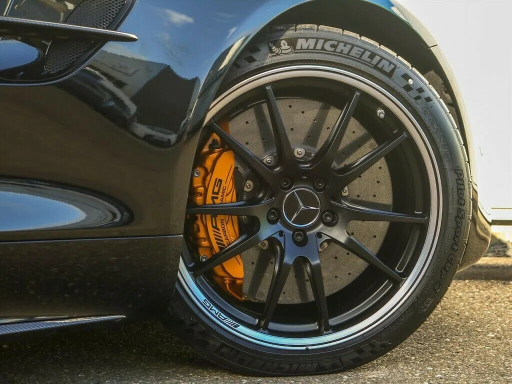 2020 Mercedes-Benz AMG GT Coupé GT R wheel