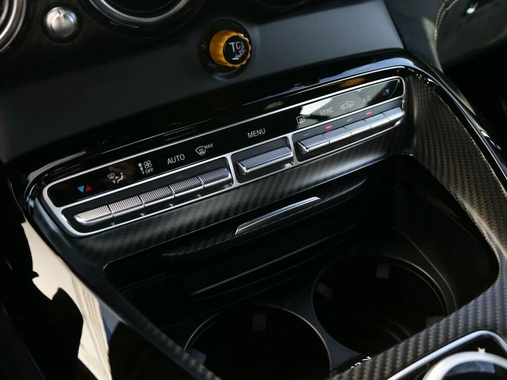2020 Mercedes-Benz AMG GT Coupé GT R interior, center console, Stoff, Schwarz