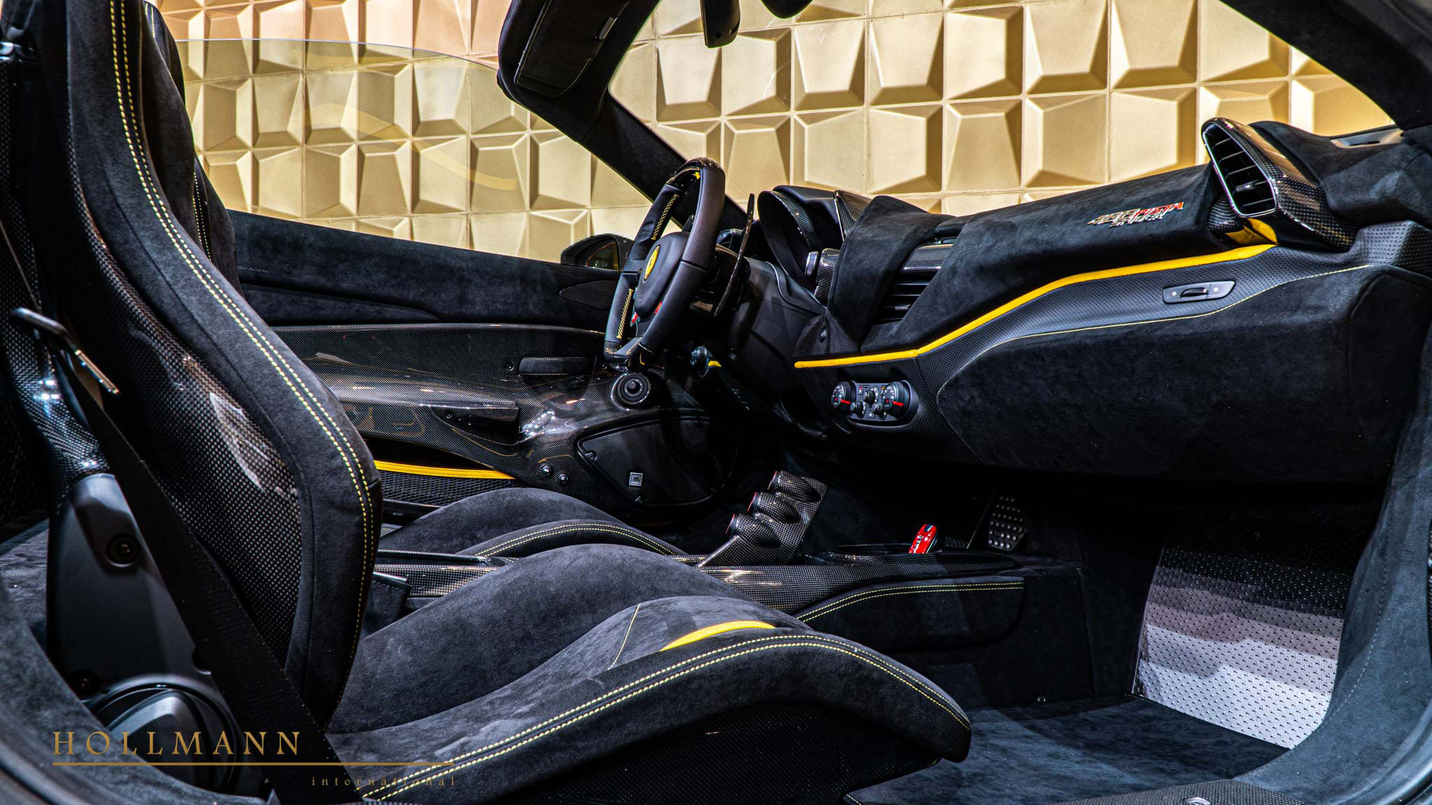 2020 Ferrari 488 Pista Spider, 2/16