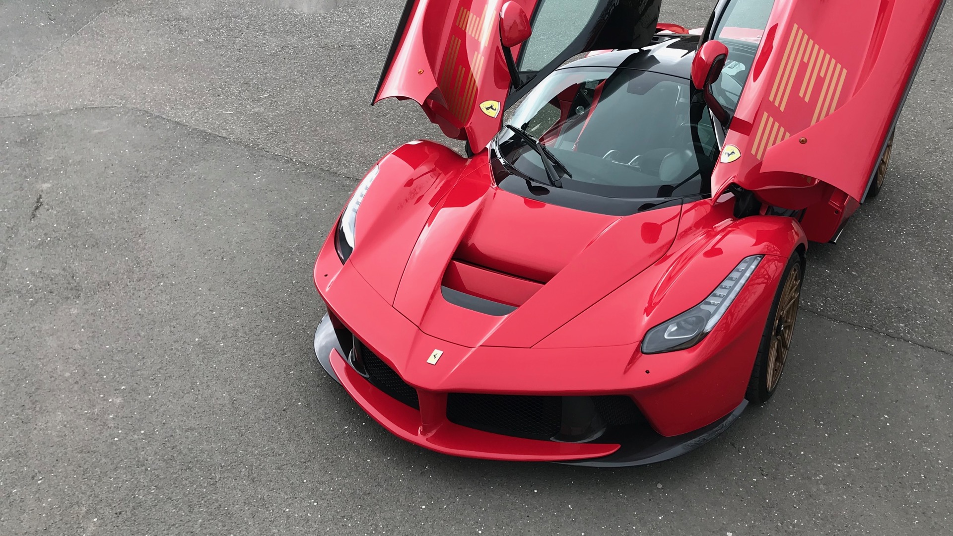 2014 Ferrari LaFerrari, 18/19