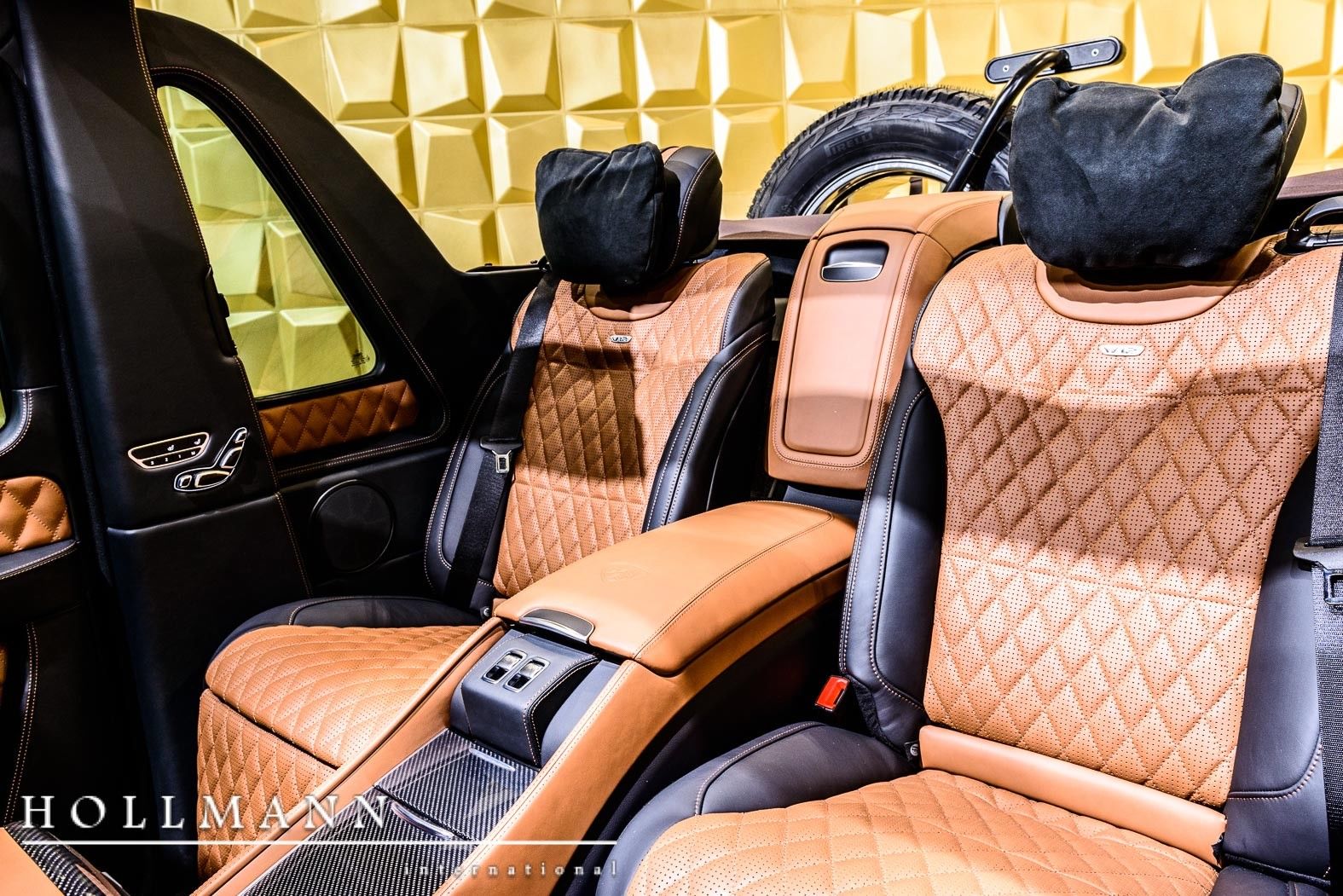 2018 Mercedes-Maybach G650 LANDAULET 1 of 99, 5/19