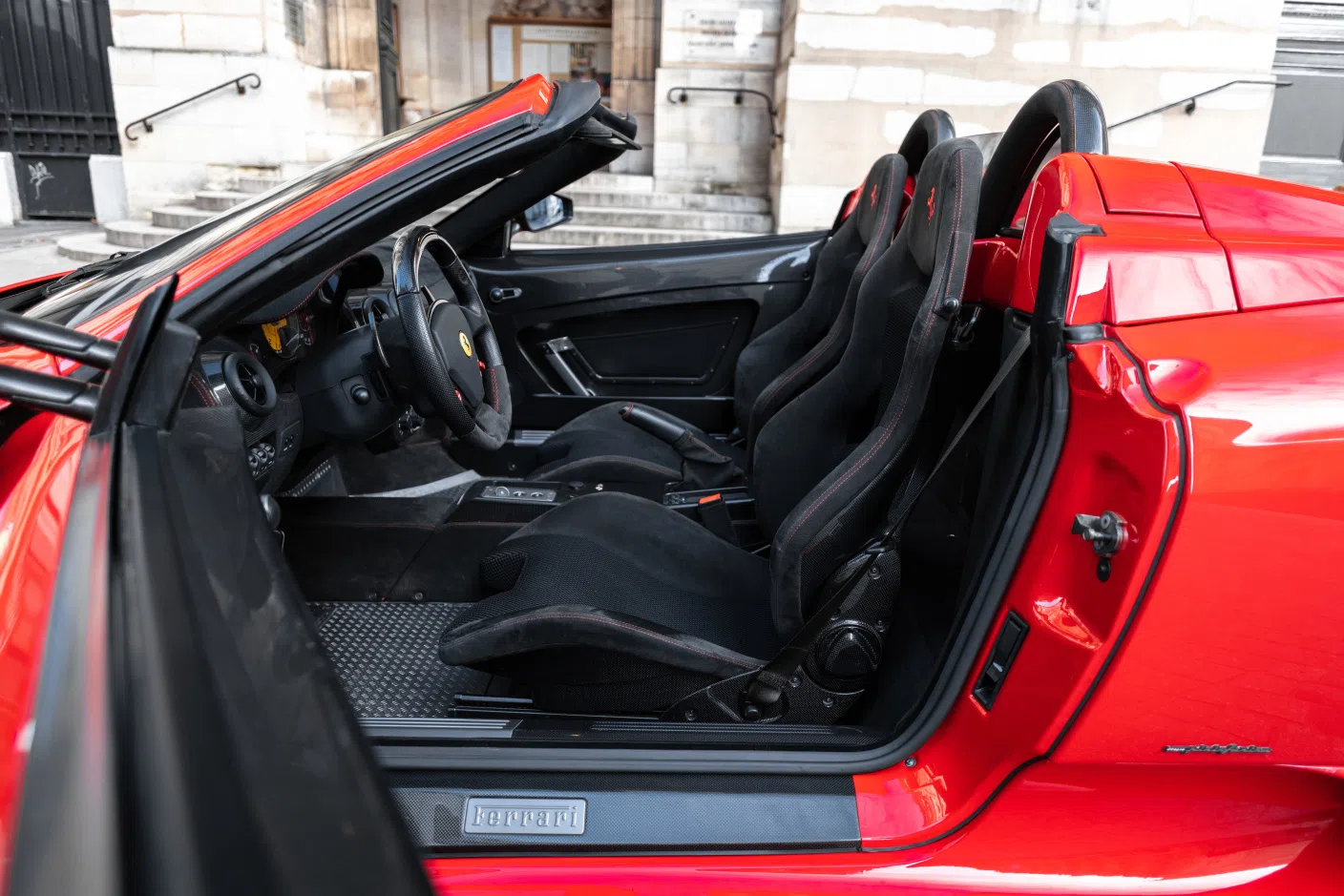 2009 Ferrari F430 Scuderia 16M interior, Alcantara noir avec coutures rouge