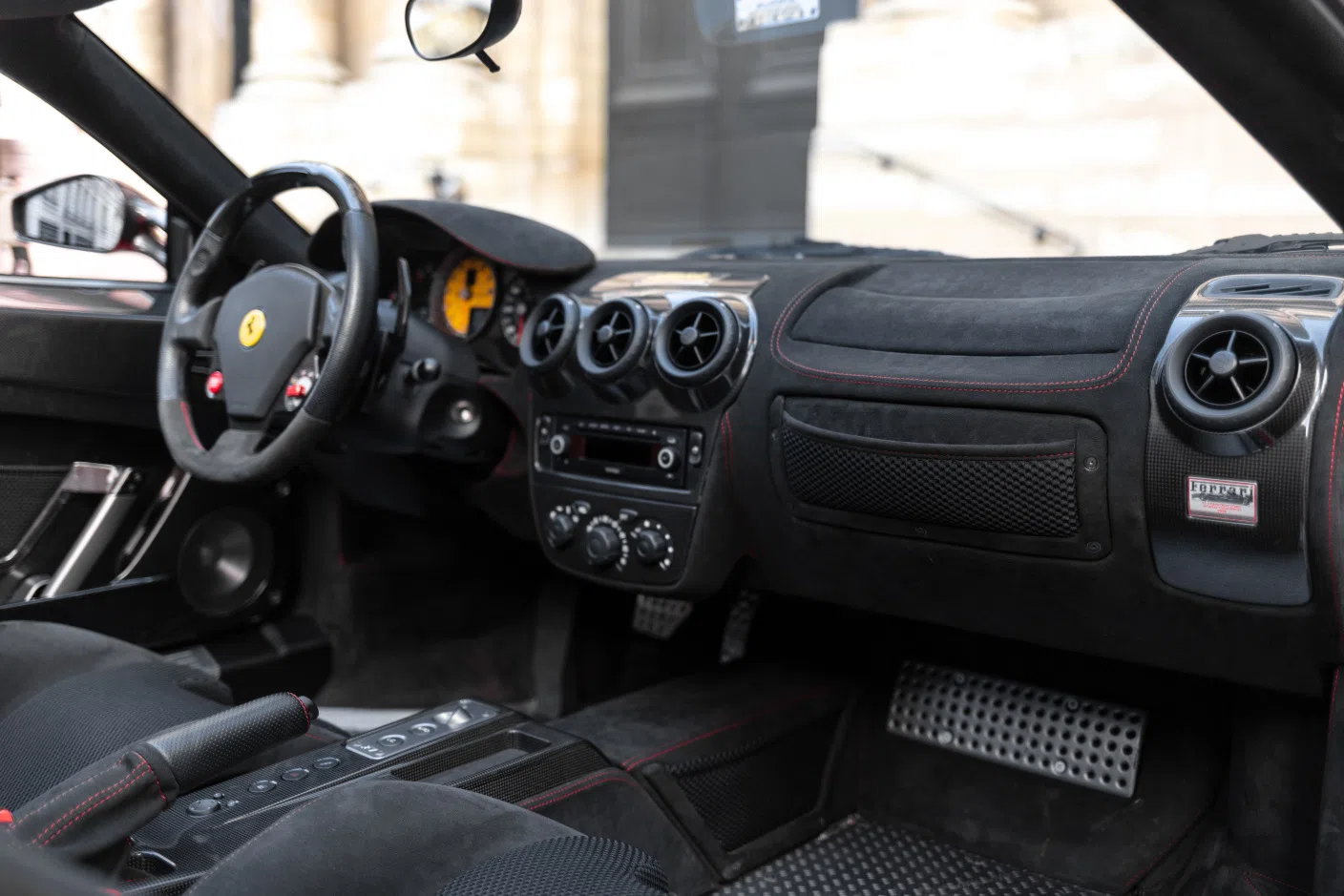 2009 Ferrari F430 Scuderia 16M interior, dashboard, Alcantara noir avec coutures rouge