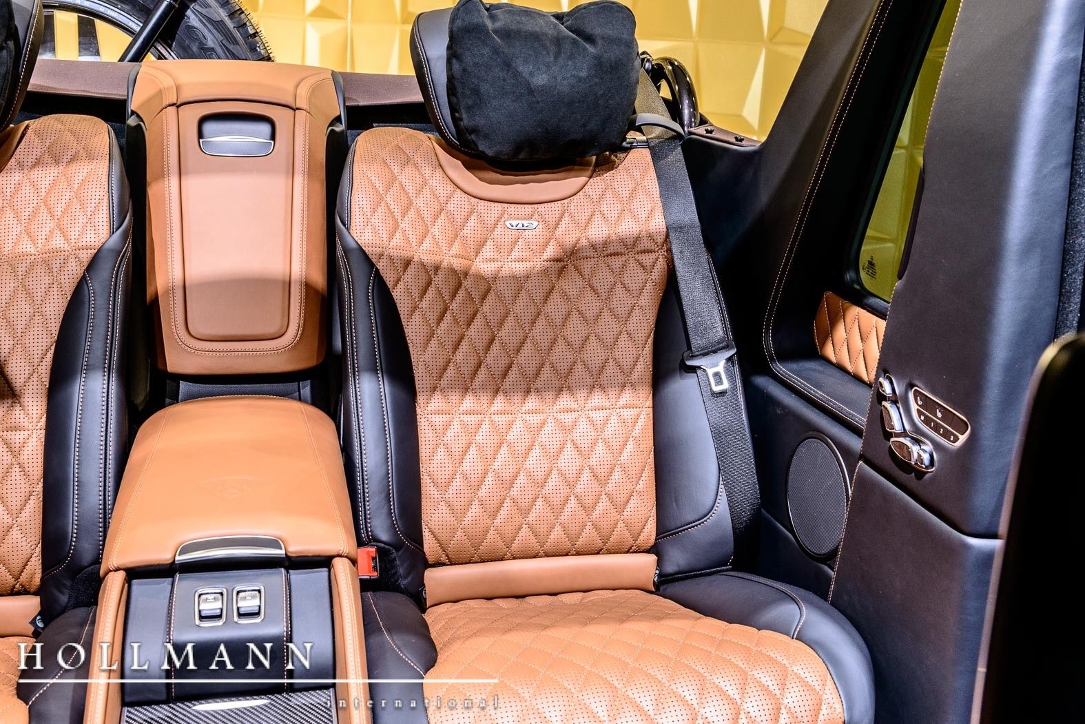 2018 Mercedes-Maybach G650 LANDAULET 1 of 99, 9/19