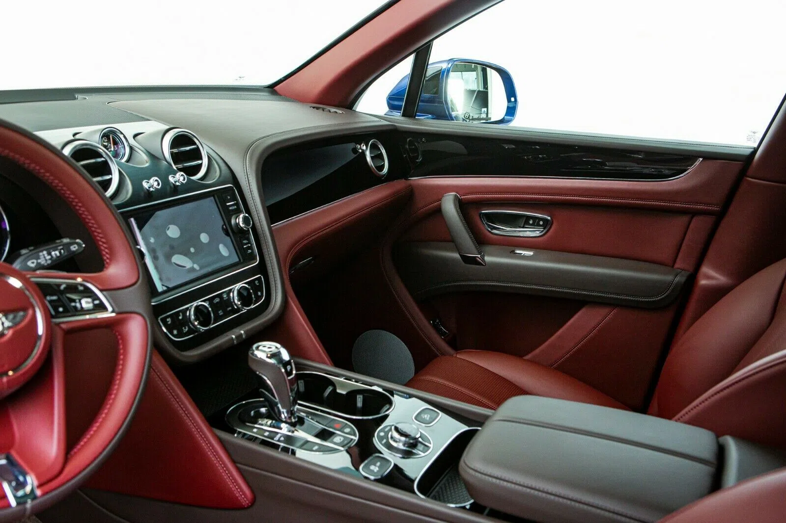 2020 Bentley Bentayga 4.0 V8 interior, Cricket Ball and Burnt Oak