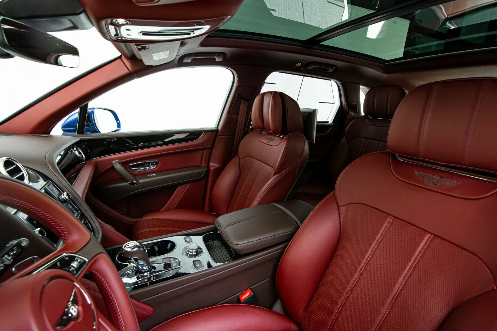 2020 Bentley Bentayga 4.0 V8 interior, seats, Cricket Ball and Burnt Oak