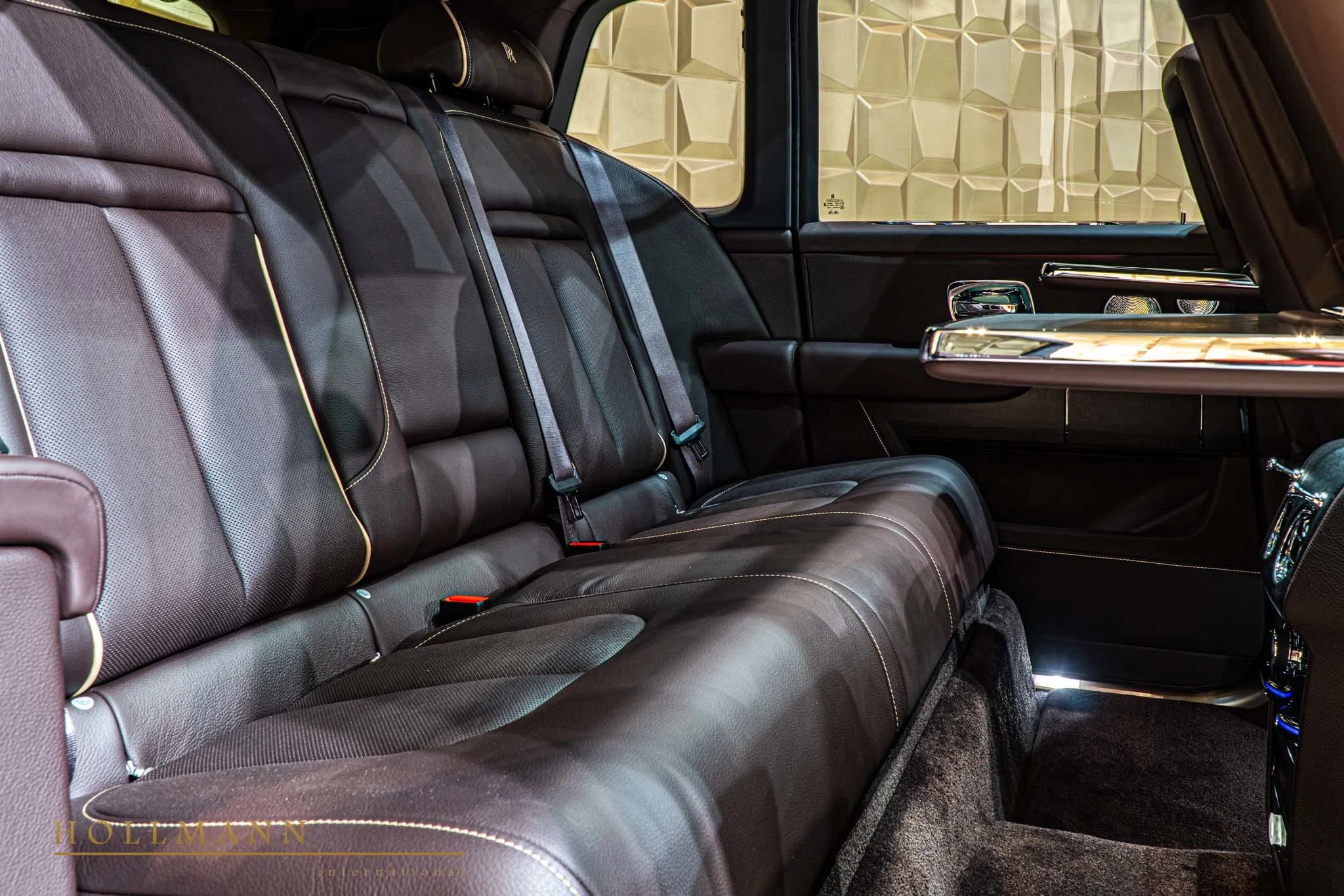2020 Mansory Cullinan interior, seats, Dark Spice Brown
