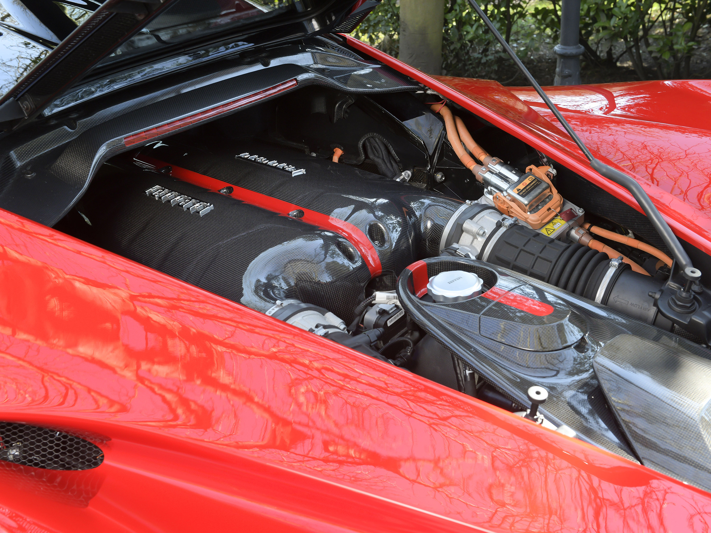 2014 FERRARI LAFERRARI, 2/20