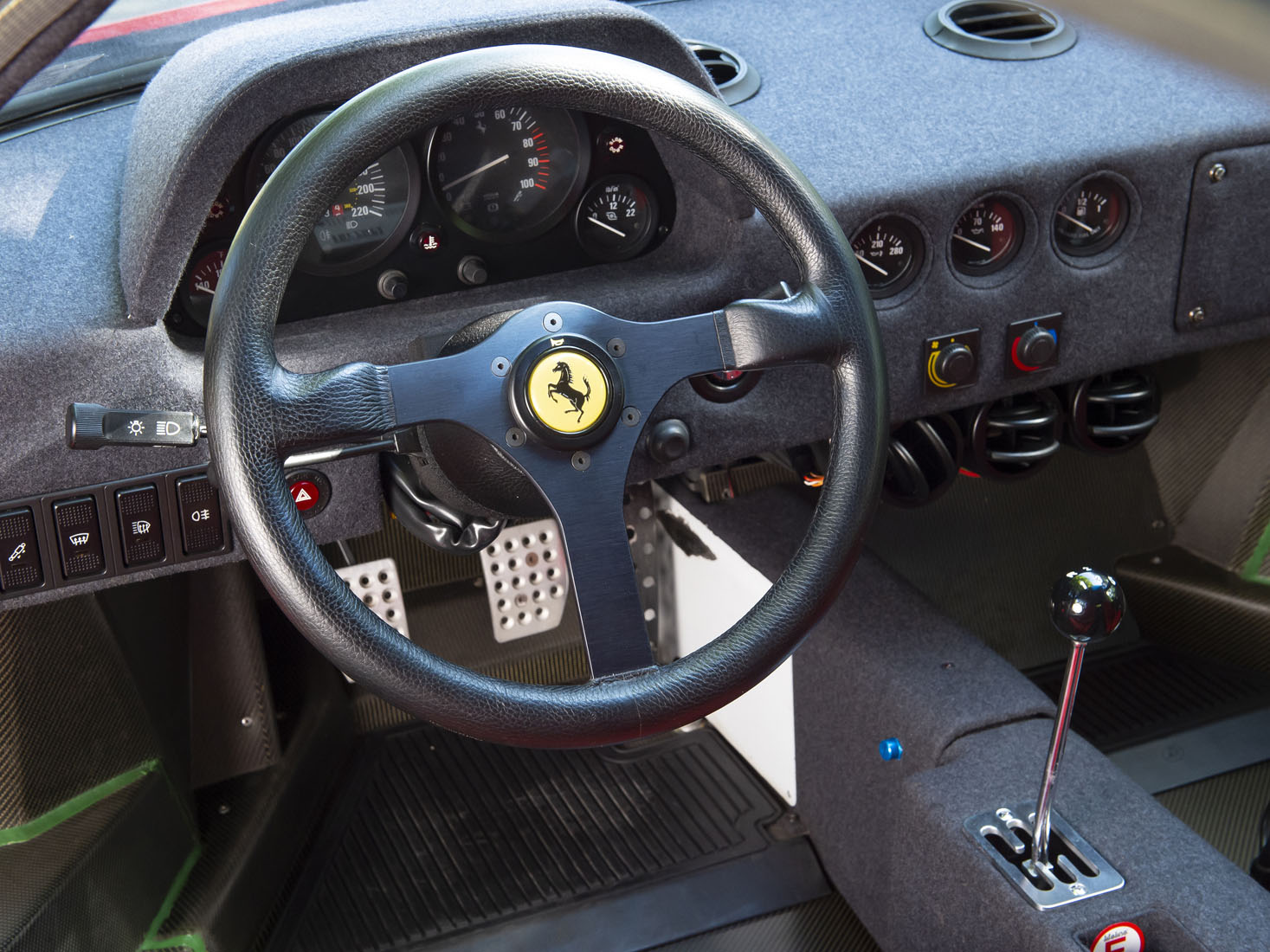 1991 FERRARI F40, 19/20