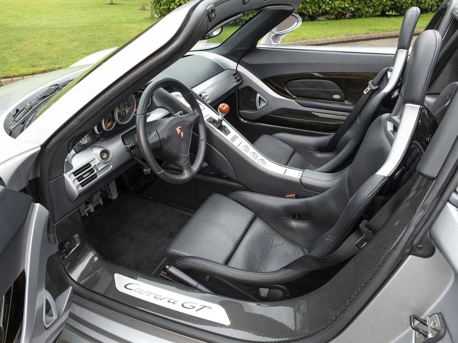 2004 Porsche Carrera GT interior, Natural Dark Grey