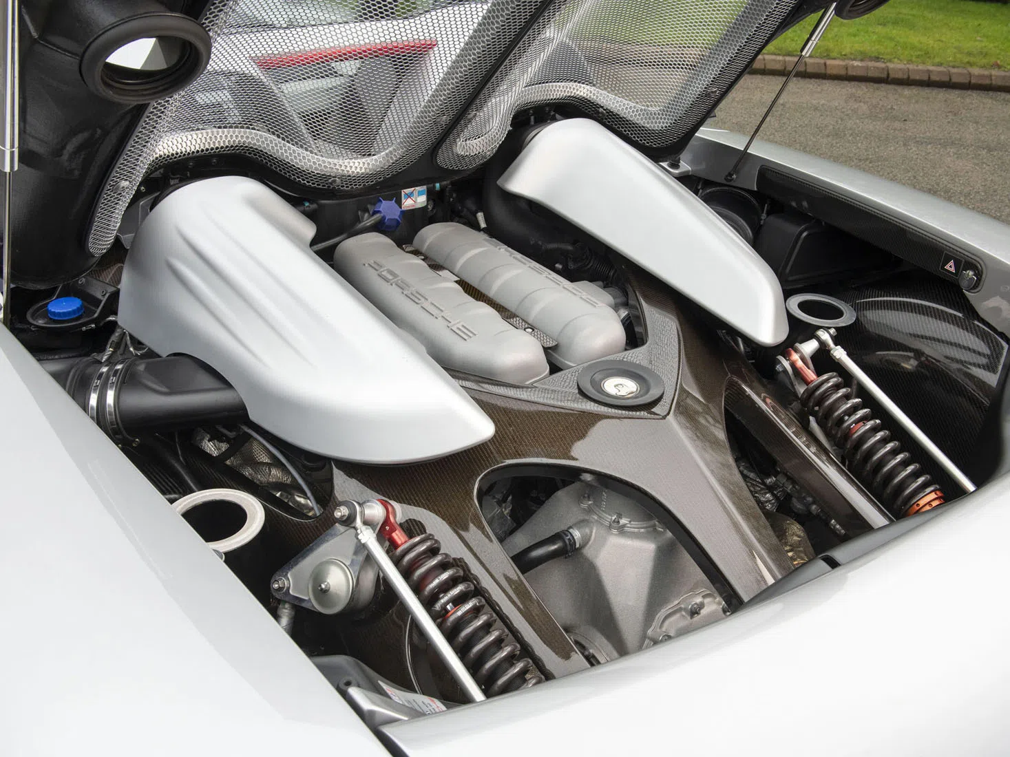 2004 Porsche Carrera GT engine