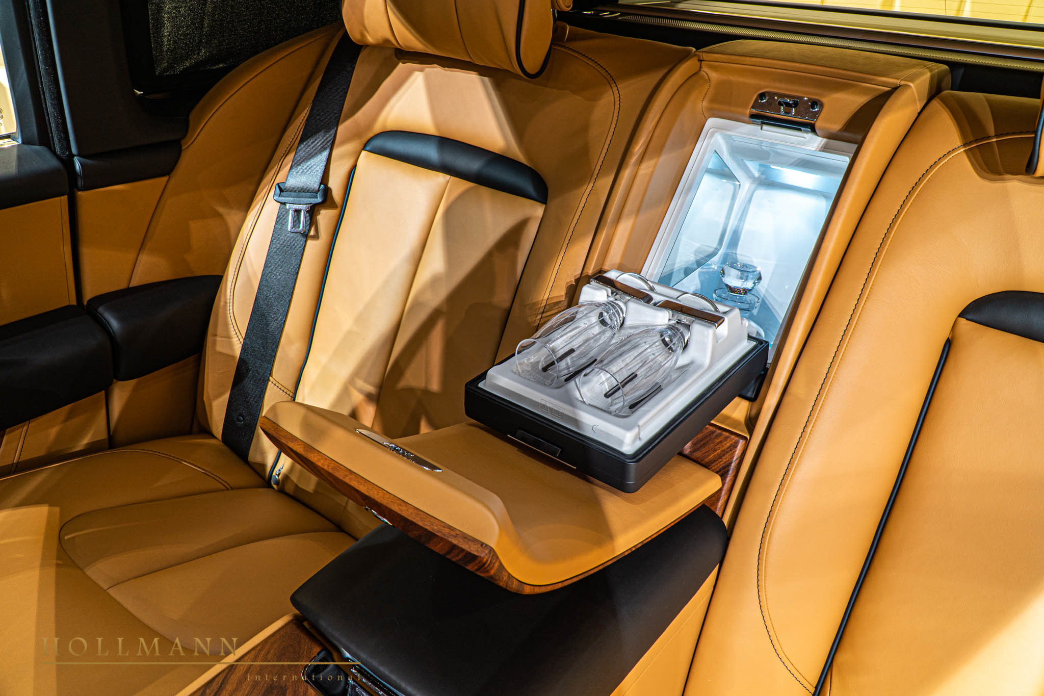 2020 Rolls-Royce Cullinan, 6/20