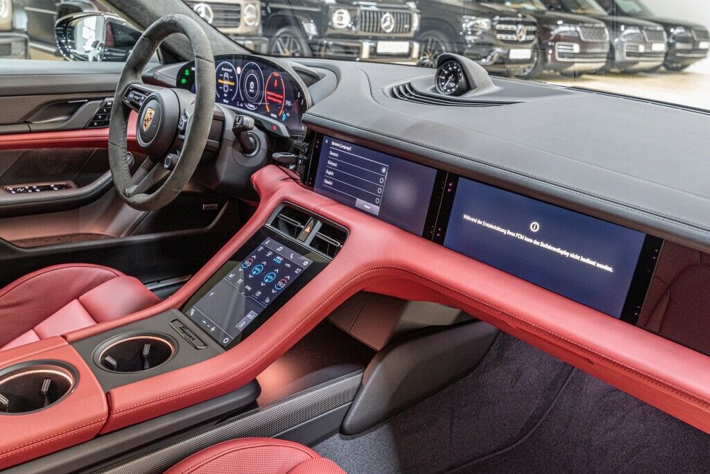 2020 Porsche Taycan 4S, 5/20