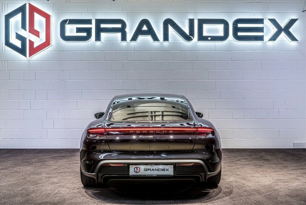 2020 Porsche Taycan 4S, 9/20