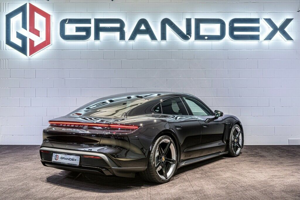 2020 Porsche Taycan 4S, 10/20