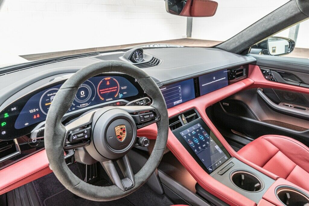 2020 Porsche Taycan 4S, 13/20