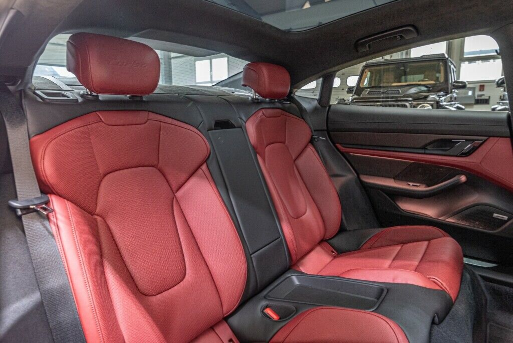 2020 Porsche Taycan 4S, 18/20