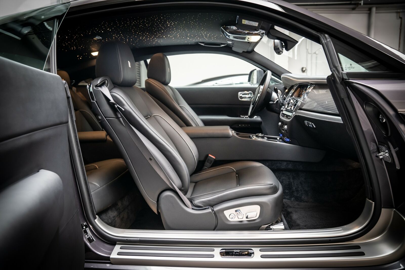 2019 Rolls-Royce Wraith BLACK BADGE, 3/19