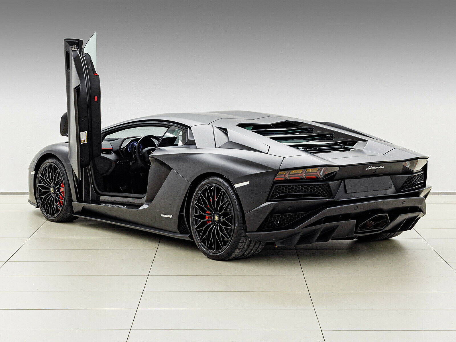 2018 Lamborghini Aventador S LP740-4 Coupe