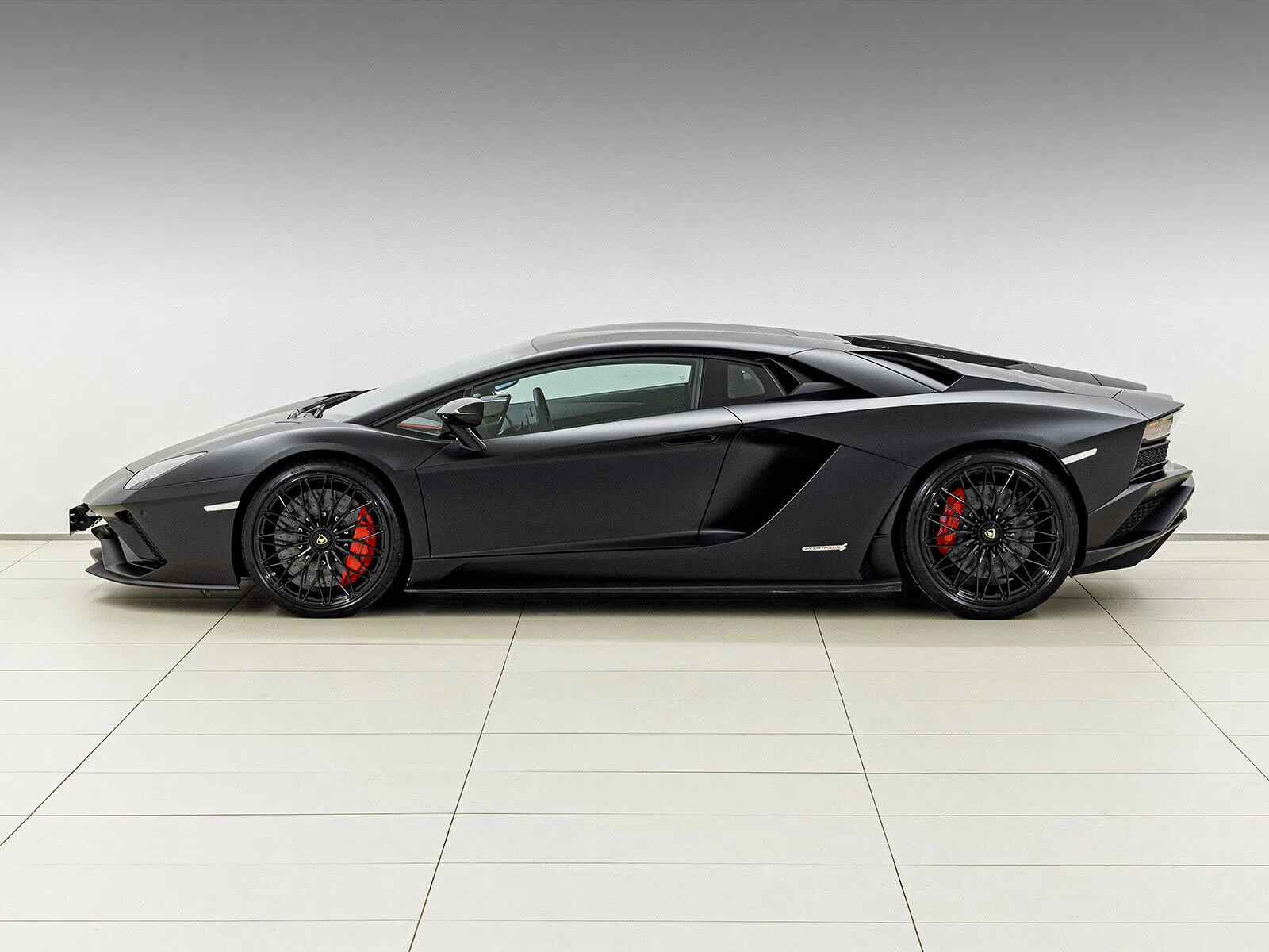2018 Lamborghini Aventador S LP740-4 Coupe for sale, exterior, Nero Nemesis