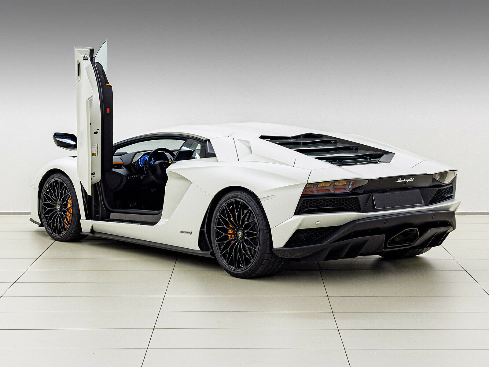 2018 Lamborghini Aventador S Coupe LP740-4