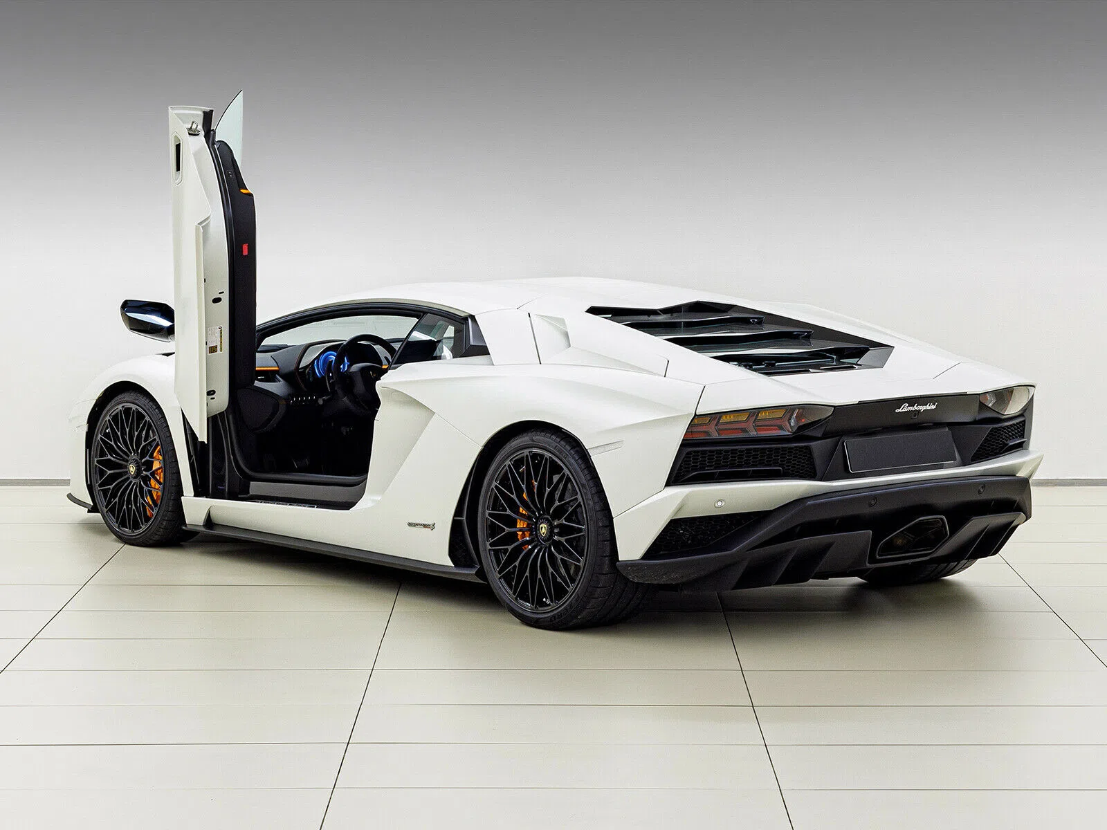 2018 Lamborghini Aventador S Coupe LP740-4