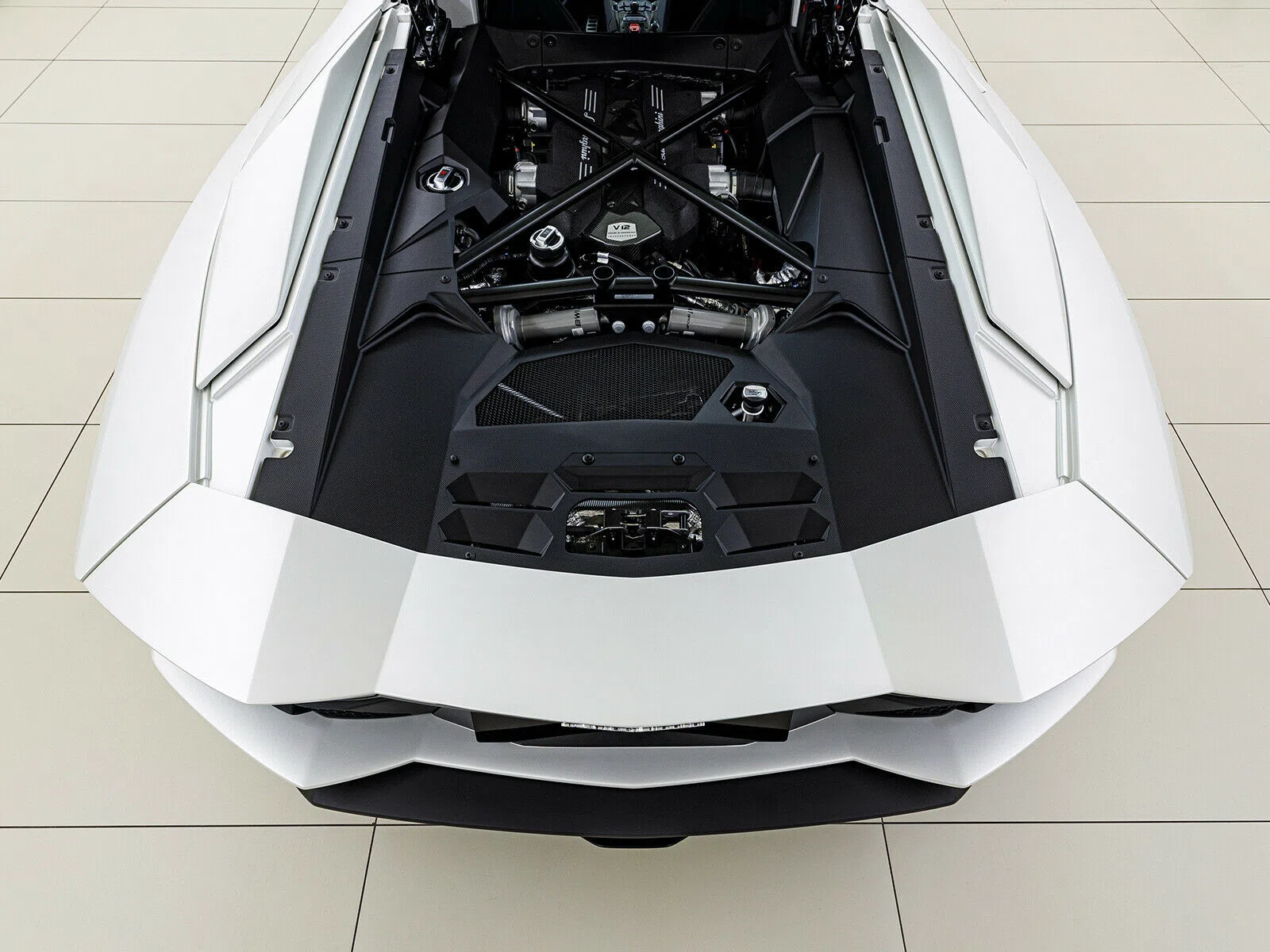 2018 Lamborghini Aventador S Coupe LP740-4 for sale, exterior, Bianco Canopus