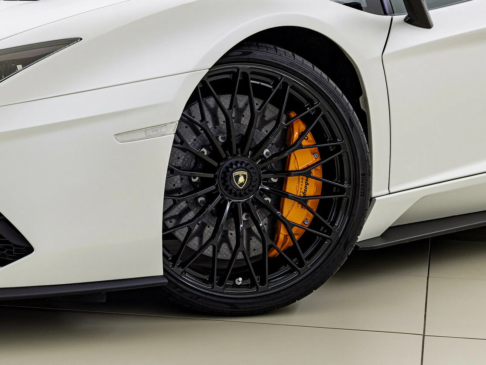 2018 Lamborghini Aventador S Coupe LP740-4 wheel