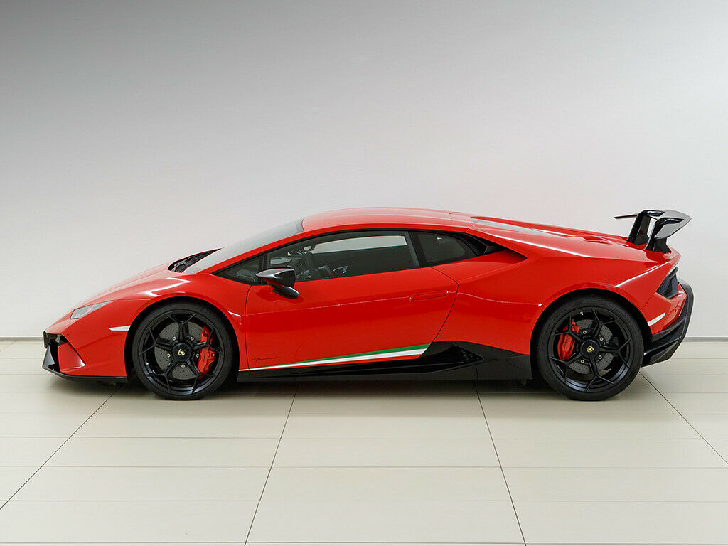 2018 Lamborghini Huracan Performante Coupe LP640-4, 2/14