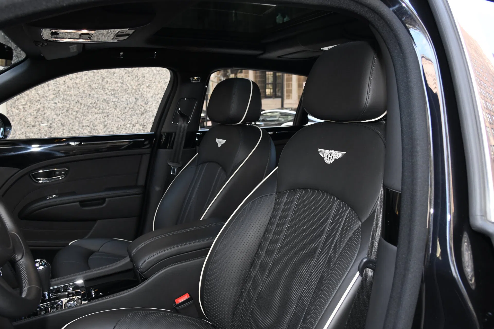 2017 Bentley Mulsanne interior, seats, Beluga Black