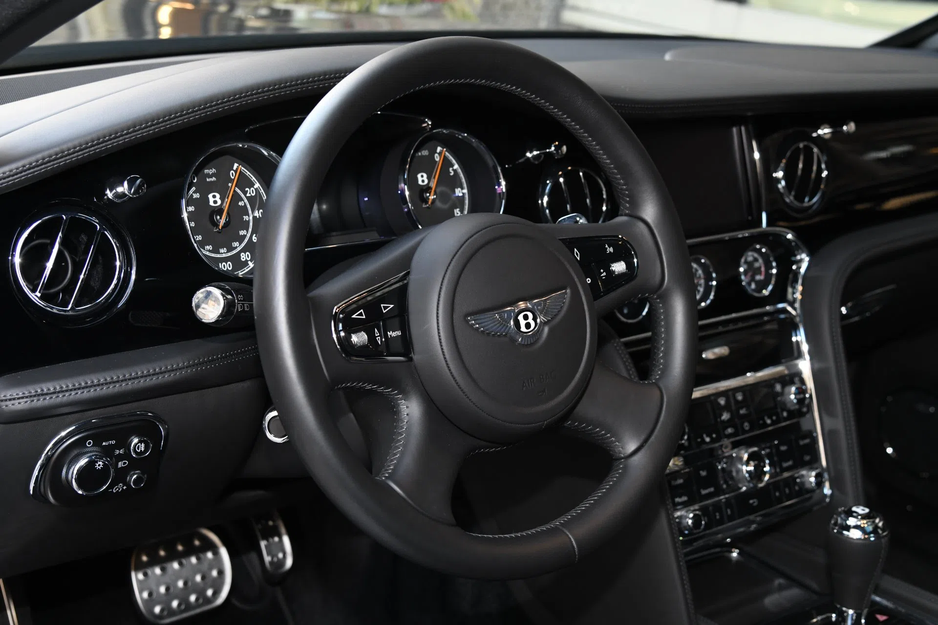 2017 Bentley Mulsanne interior, Beluga Black