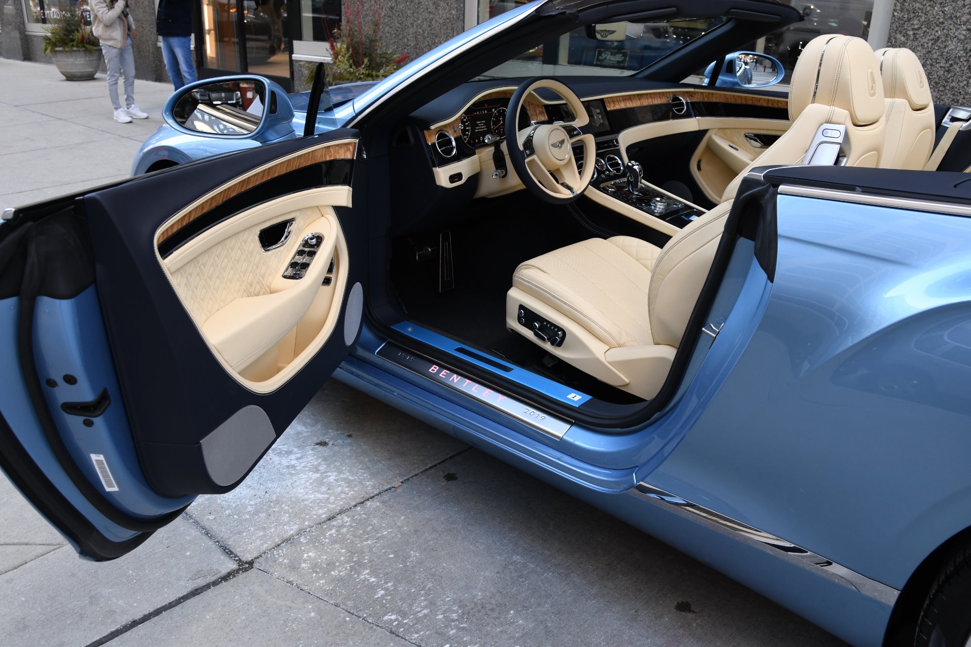 2020 Bentley Continental GTC, 2/20