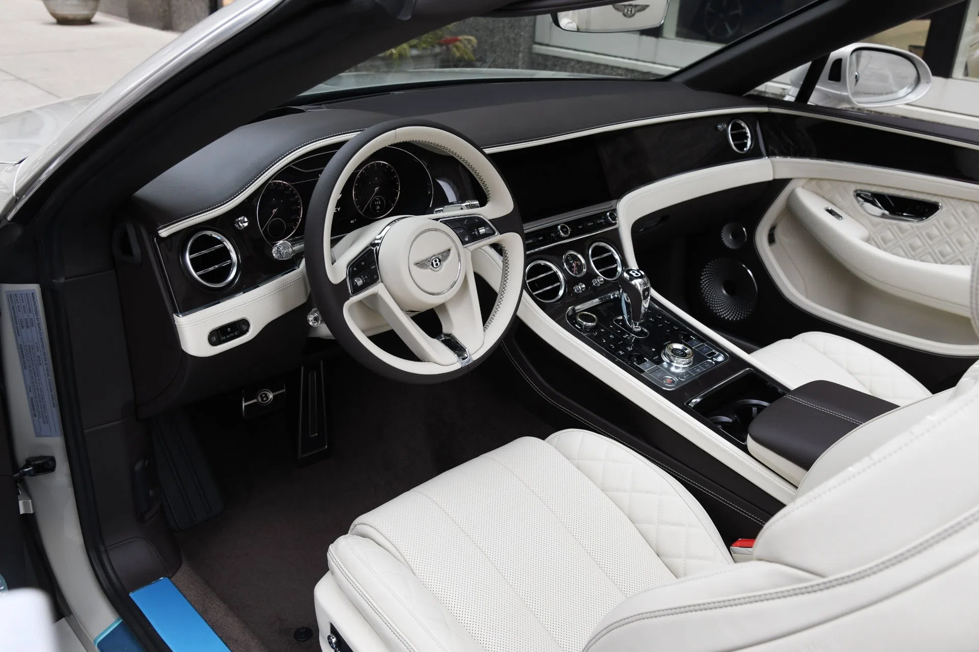 2020 Bentley Continental GTC interior, dashboard, LINEN