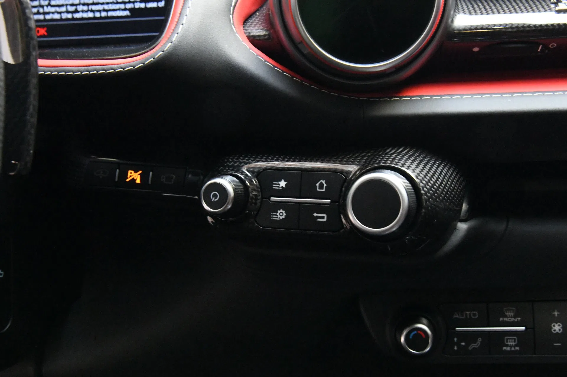 2018 Ferrari 812 Superfast interior, center console, Nero & Rosso