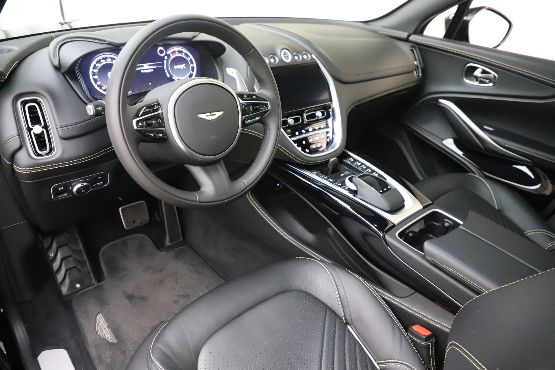 2020 Aston Martin DBX SUV, 3/20