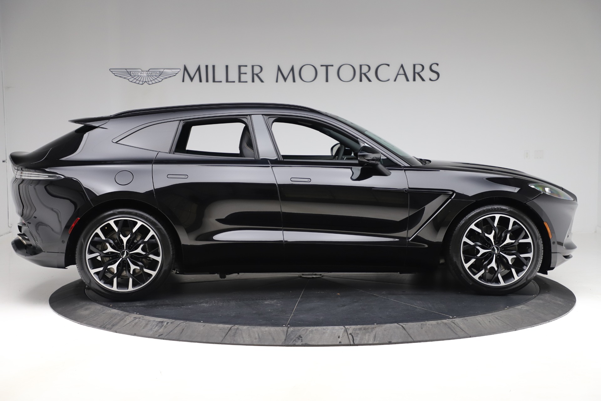 2020 Aston Martin DBX SUV, 10/20