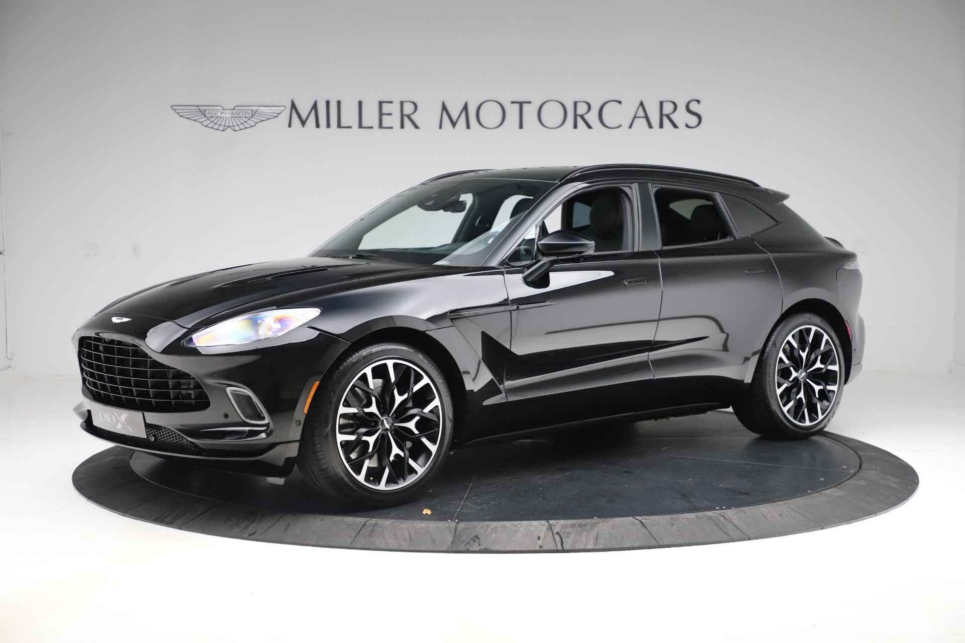 2020 Aston Martin DBX SUV, 19/20