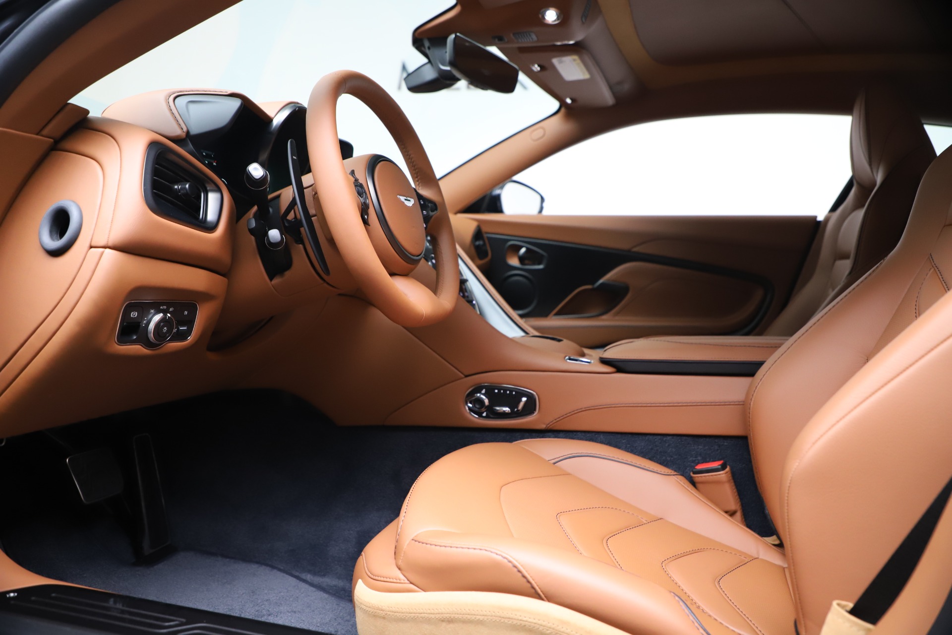 2020 Aston Martin DBS Superleggera Coupe, 2/20