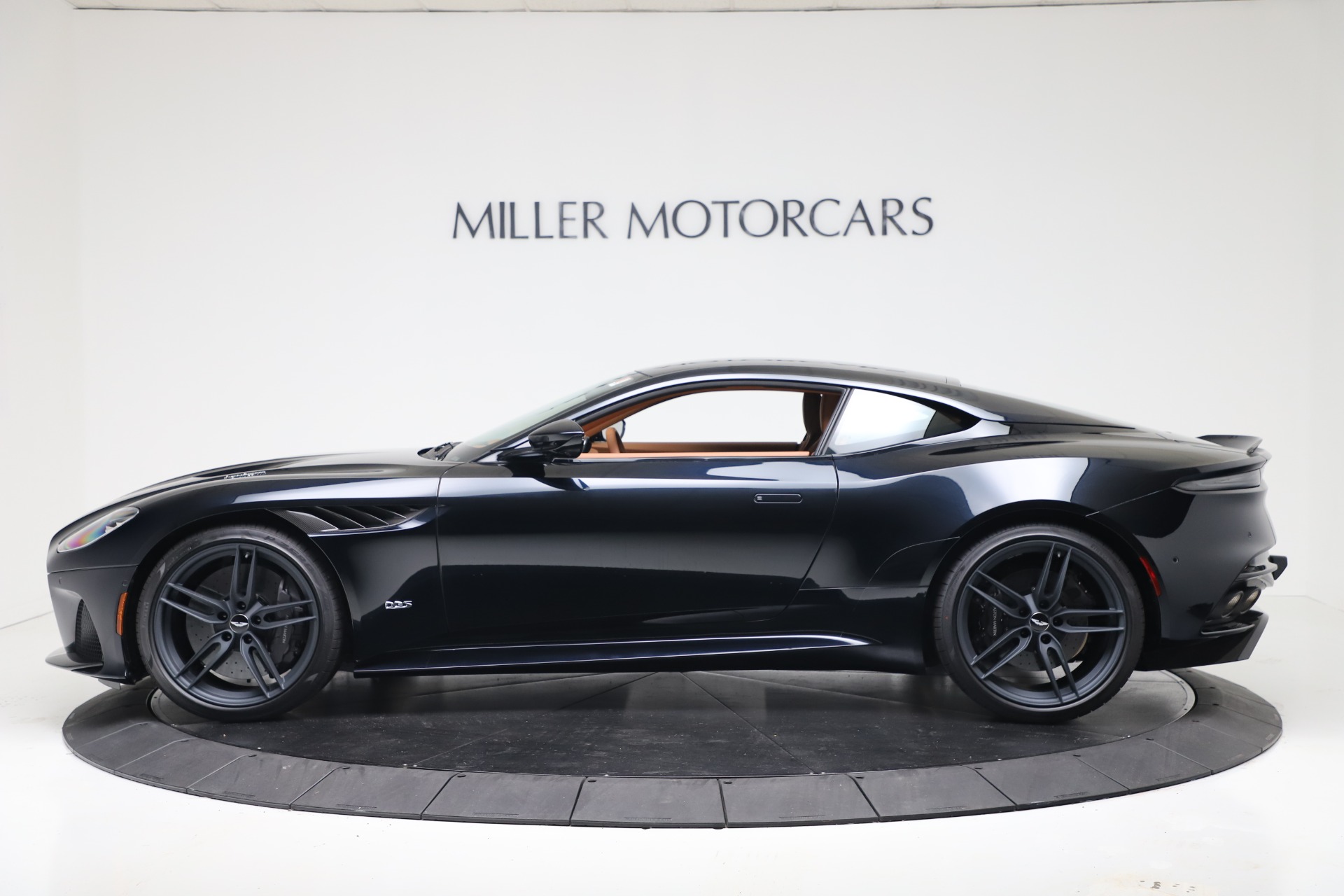 2020 Aston Martin DBS Superleggera Coupe, 5/20