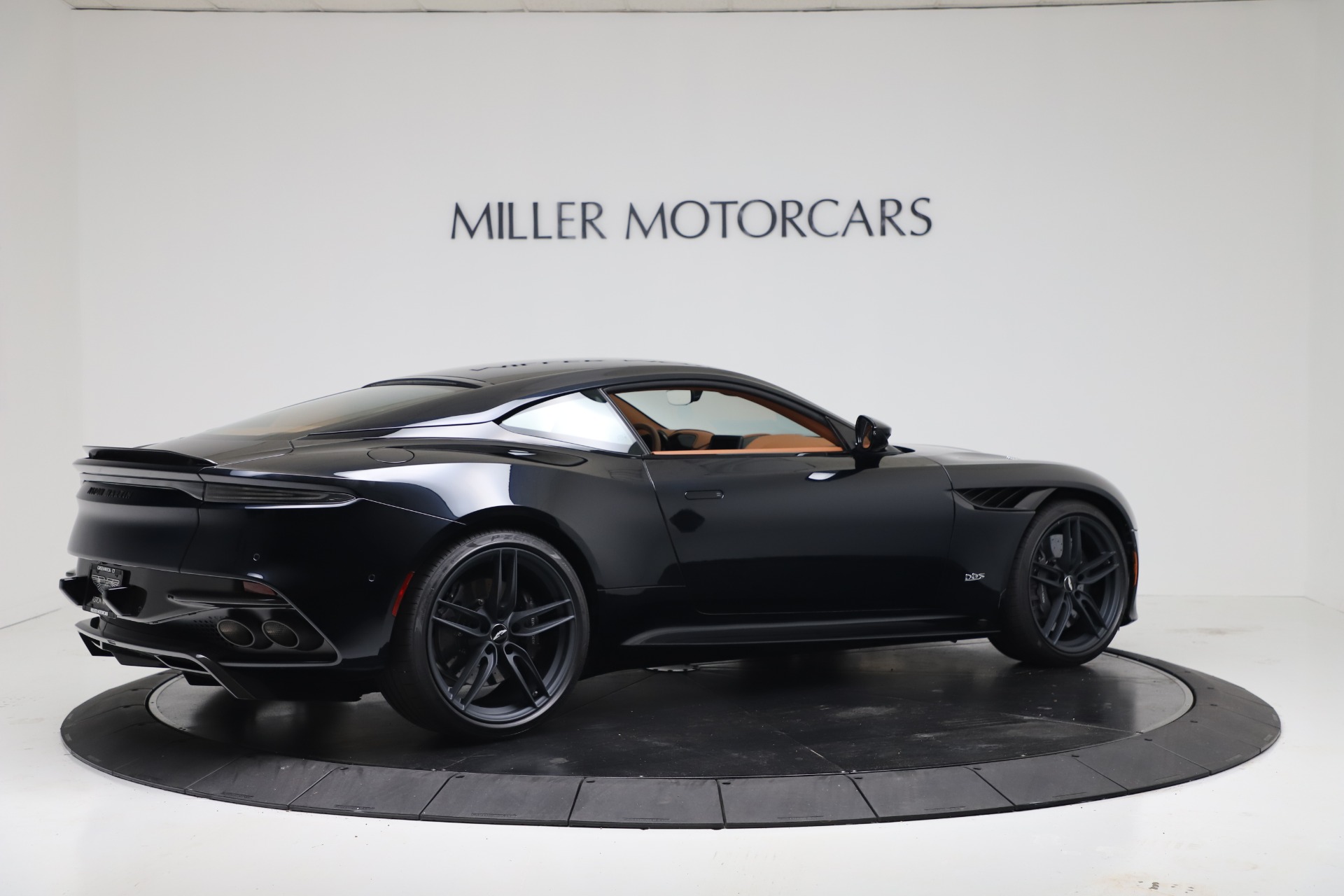 2020 Aston Martin DBS Superleggera Coupe, 10/20
