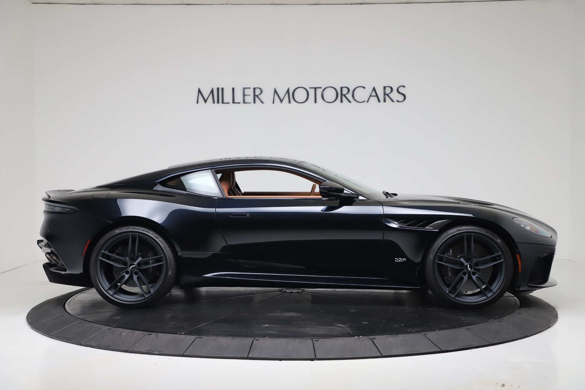2020 Aston Martin DBS Superleggera Coupe, 11/20